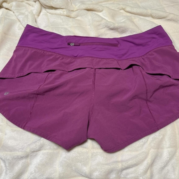 LULULEMON size 6 shorts - Picture 3 of 3